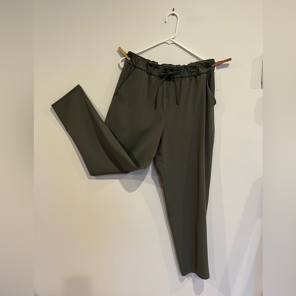 Lululemon Keep Moving Pant Ladies Size 10 Gray Sage
